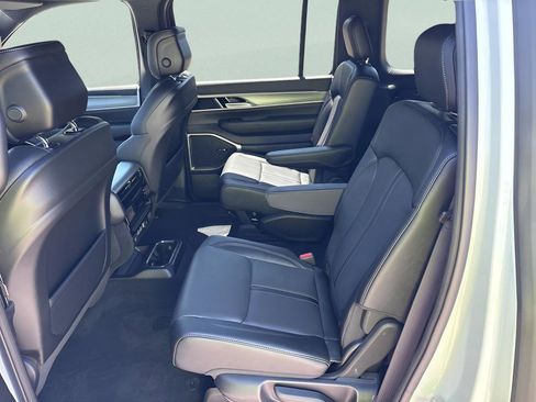 New 2026 Jeep Grand Wagoneer Limited AWD/4WD image 10