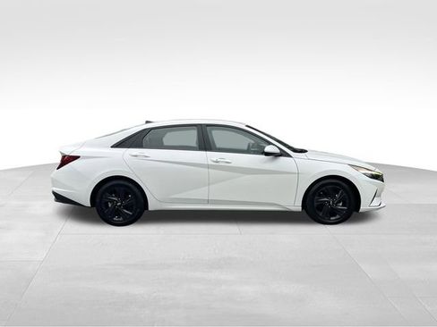 Used 2023 Hyundai Elantra SEL w/ Cargo Package FWD image 6