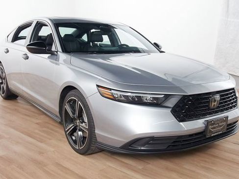 Used 2024 Honda Accord Sport image 3