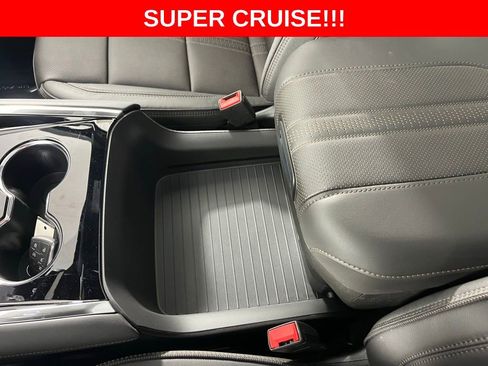 New 2026 Chevrolet Suburban High Country AWD/4WD image 43