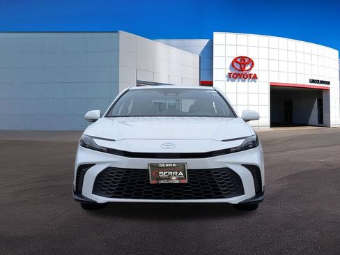 Used 2026 Toyota Camry SE FWD image 4