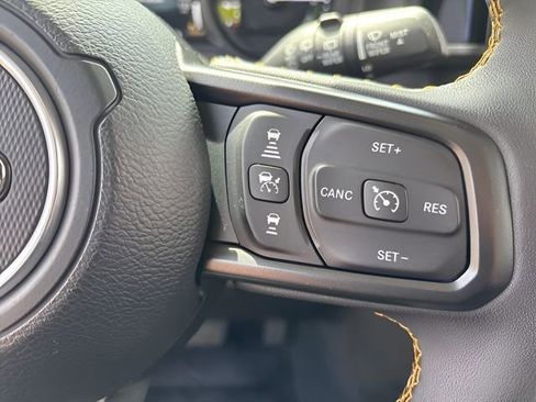 Used 2024 Jeep Wrangler Unlimited w/ Convenience Group AWD/4WD image 17