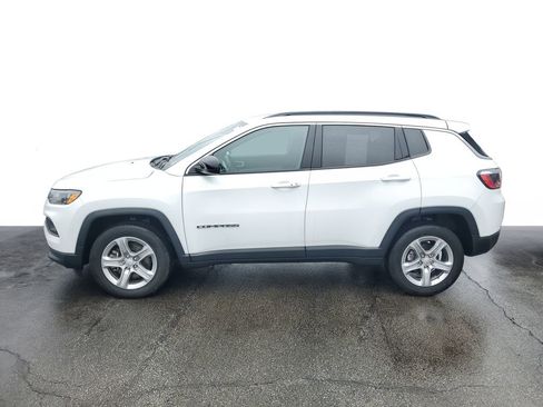 Used 2023 Jeep Compass Latitude image 4