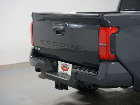 Used 2024 Toyota Tacoma SR5 AWD/4WD image 9