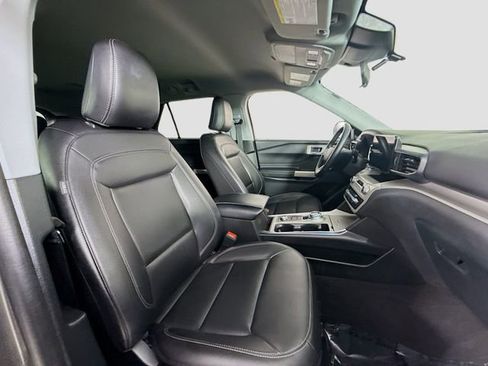 Used 2023 Ford Explorer XLT w/ Equipment Group 202A image 26