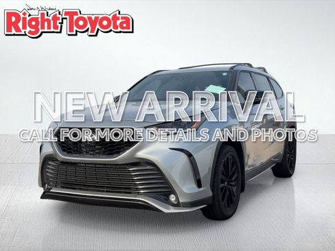 Used 2023 Toyota Highlander XSE image 1