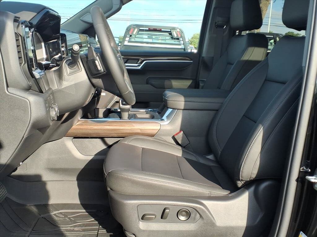 New 2026 Chevrolet Silverado 1500 RST w/ Redline Edition RWD image 17