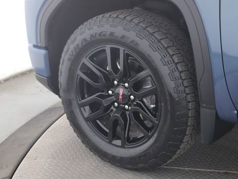 Used 2024 GMC Sierra 1500 Elevation w/ LPO, Elevation Black Package image 13