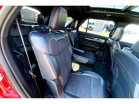 Used 2025 Ford Explorer ST AWD/4WD image 29
