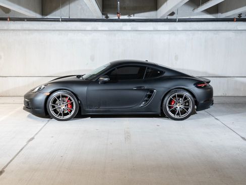 Certified 2019 Porsche 718 Cayman GTS RWD image 2