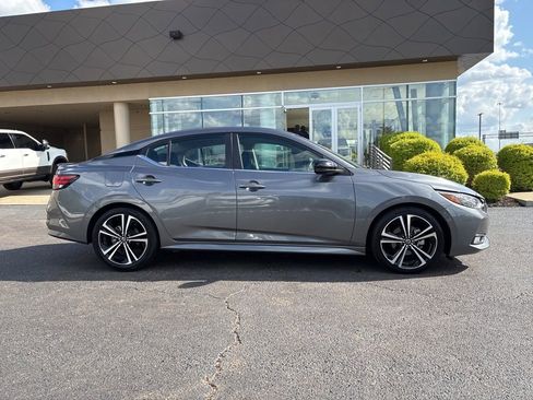 Used 2022 Nissan Sentra SR w/ Trunk Package image 4