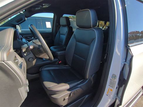 Certified 2023 Chevrolet Suburban Premier image 11