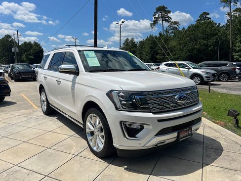 Used 2018 Ford Expedition Platinum AWD/4WD image 3