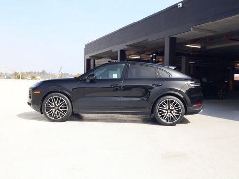 New 2026 Porsche Cayenne Coupe AWD/4WD image 2
