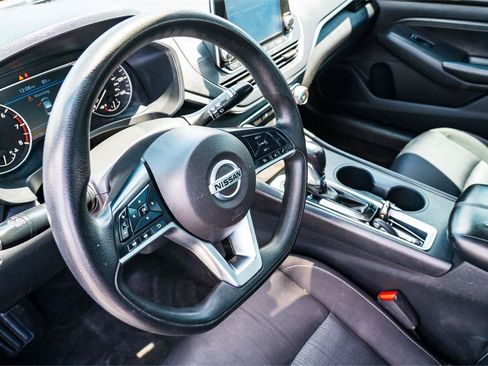 Used 2020 Nissan Altima 2.5 S FWD image 8
