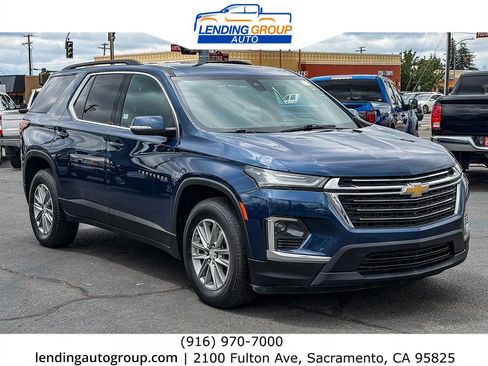 Used 2023 Chevrolet Traverse LT w/ Rear Camera Mirror Package AWD/4WD image 5