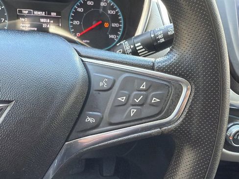 Used 2020 Chevrolet Equinox LS w/ LS Convenience Package image 11