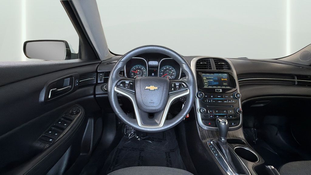Used 2015 Chevrolet Malibu LT w/ Power Convenience Package FWD image 16