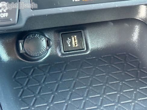 Used 2024 Toyota RAV4 XLE image 22