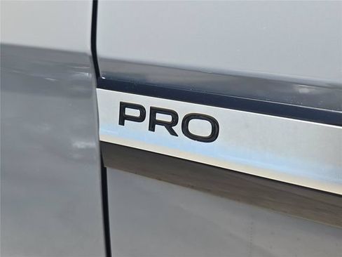 Used 2022 Volkswagen ID.4 Pro RWD image 7