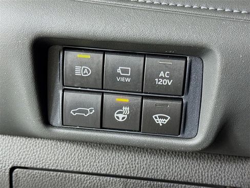 Used 2021 Toyota Highlander Platinum image 20