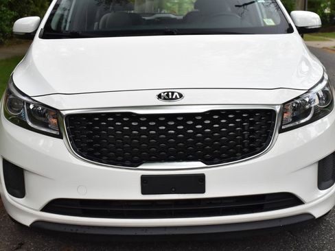 Used 2018 Kia Sedona L FWD image 31