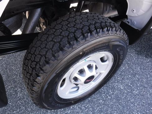 Used 2022 GMC Sierra 2500 Pro w/ Convenience Package image 8