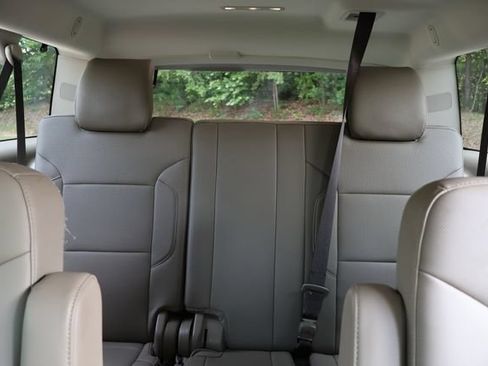 Used 2017 Chevrolet Suburban Premier AWD/4WD image 24
