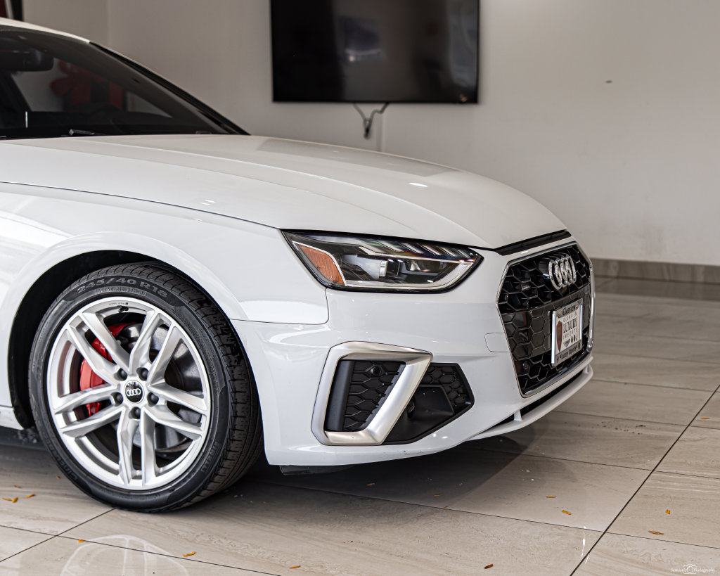 Used 2022 Audi A4 2.0T Premium Plus w/ Premium Plus Package AWD/4WD image 3