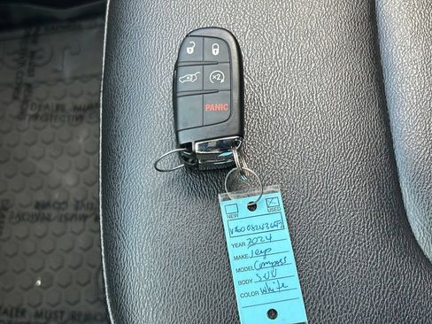 Used 2024 Jeep Compass Latitude AWD/4WD image 52