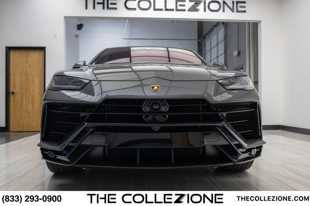 Used 2023 Lamborghini Urus Performante AWD/4WD image 9