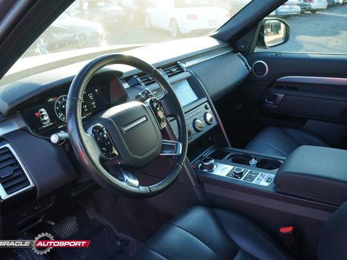 Used 2020 Land Rover Discovery Landmark image 20