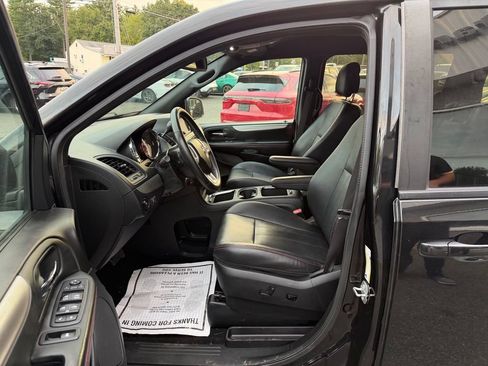 Used 2018 Dodge Grand Caravan GT FWD image 9