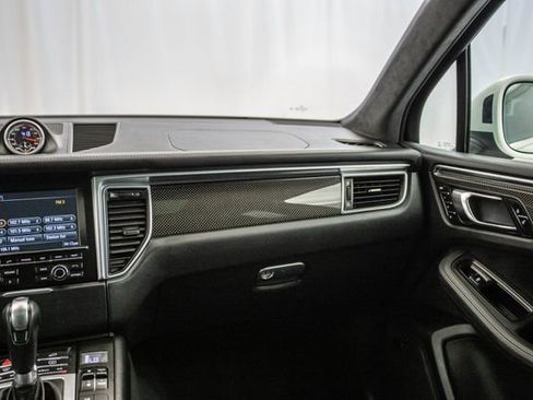 Used 2015 Porsche Macan Turbo image 5