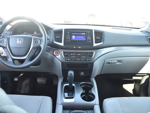 Certified 2017 Honda Pilot LX image 25