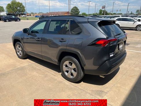 Used 2022 Toyota RAV4 XLE AWD/4WD image 3