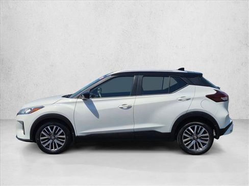 Used 2023 Nissan Kicks SV FWD image 9