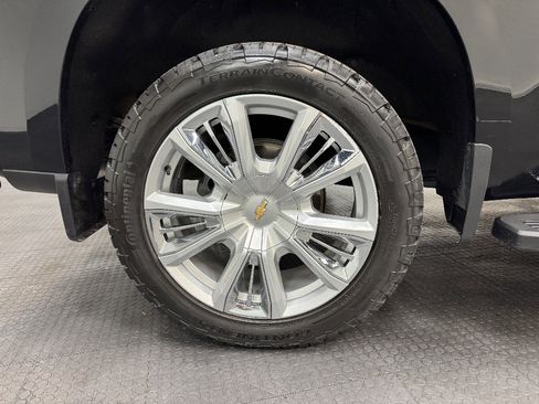 Used 2024 Chevrolet Silverado 1500 High Country w/ High Country Premium Package AWD/4WD image 9