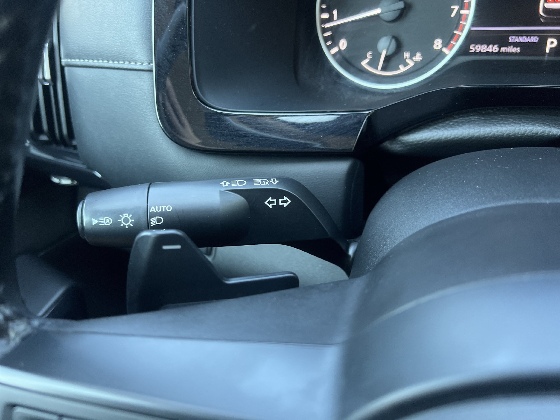 Used 2024 Nissan Pathfinder SV FWD image 10