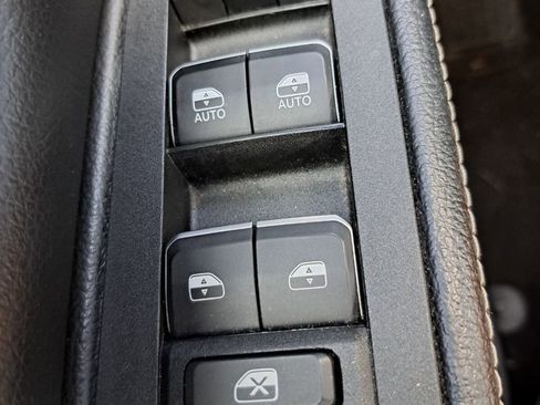 Used 2025 RAM 1500 Laramie image 17