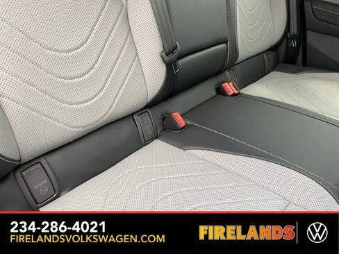 New 2025 Volkswagen Tiguan SE image 59