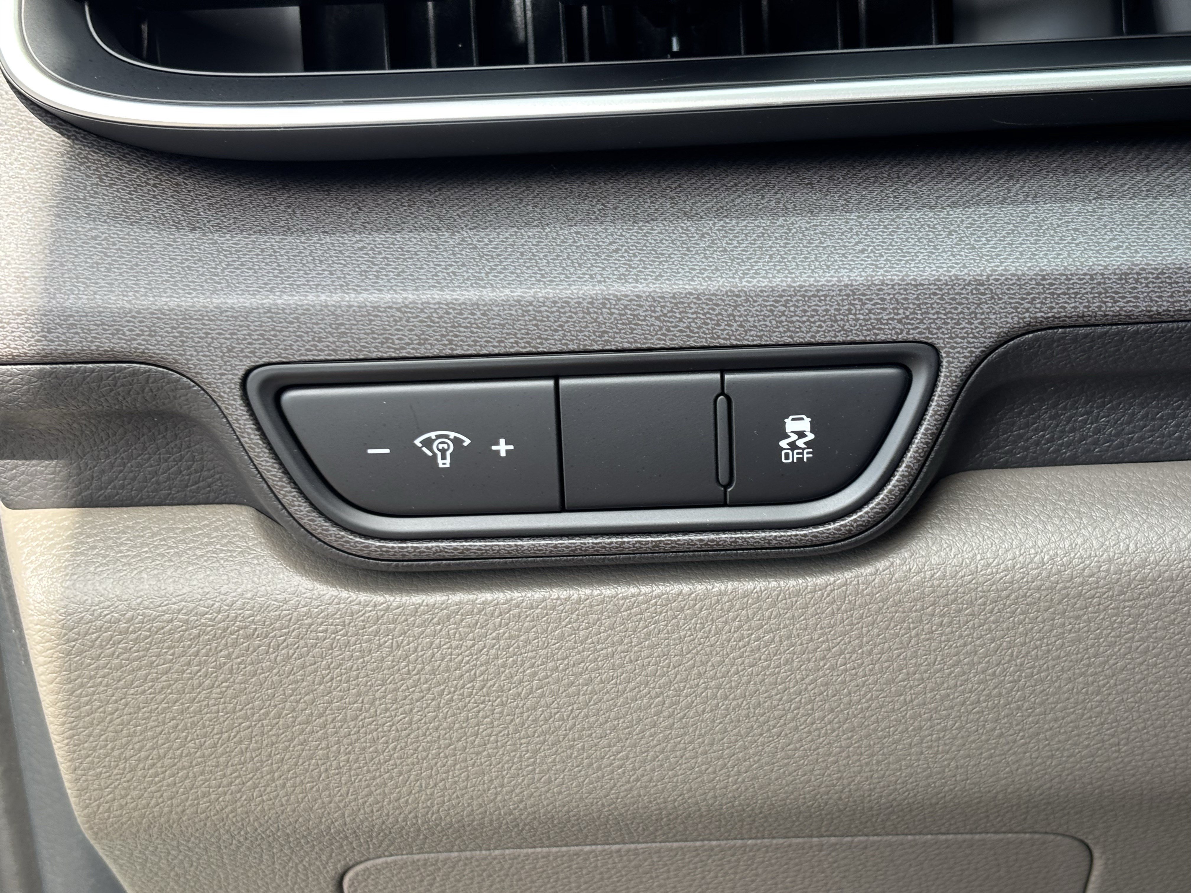 New 2026 Kia Carnival EX FWD image 29