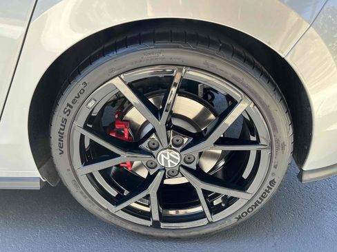 Used 2024 Volkswagen GTI SE image 79