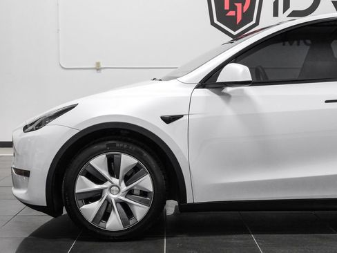 Used 2023 Tesla Model Y Long Range AWD/4WD image 13