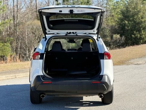 Used 2019 Toyota RAV4 XLE w/ Convenience Package image 22