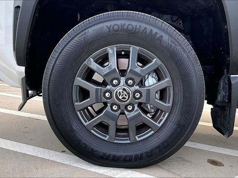 Used 2025 Toyota 4Runner SR5 image 12