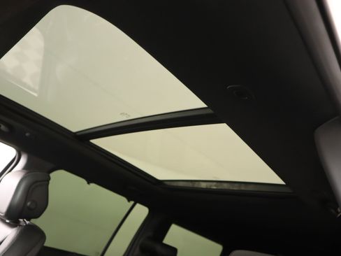 Used 2023 Jeep Wagoneer 4WD w/ Premium Group I image 17