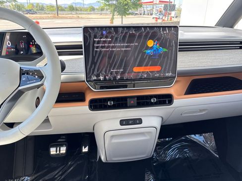 New 2025 Volkswagen ID. Buzz 1st Edition AWD/4WD image 25
