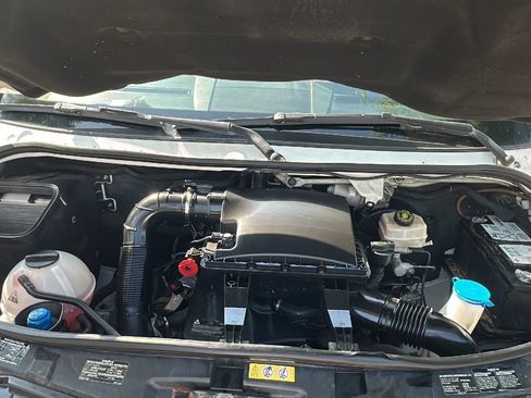 Used 2015 Mercedes-Benz Sprinter 2500 w/ Additional Battery Package image 9