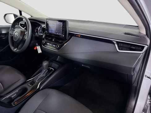 Used 2022 Toyota Corolla LE image 29
